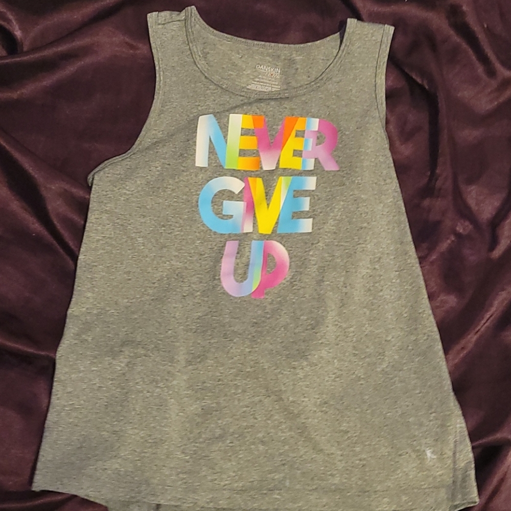 Never give up logo tank top